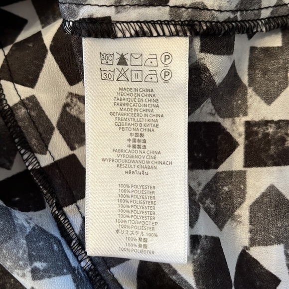 Michael Michael Kors Top size Medium in EUC. Gold hardware. Beautiful! - Picture 9 of 9